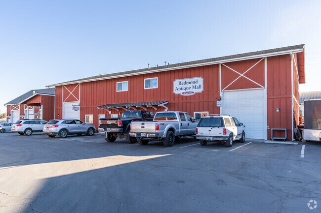 The Redmond Antique Mall has a variety of collectibles for shoppers to purchase in Redmond.