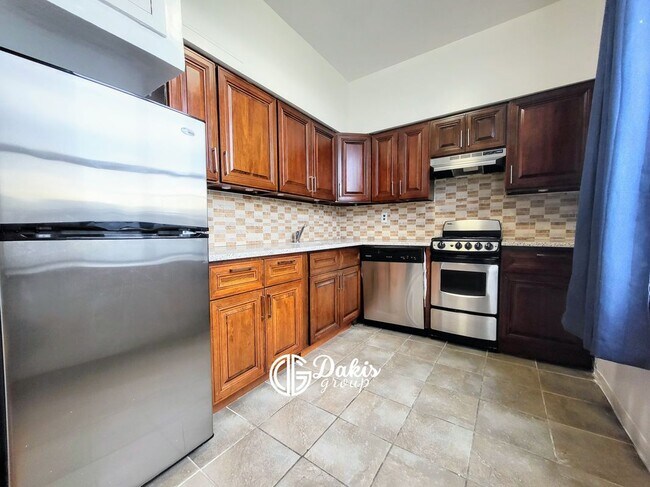 23-34-34 28th Ave, Queens, NY 11102 - photo 5