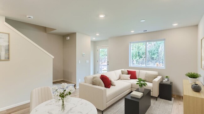 2402 Sawtelle Dr, Woodburn, OR 97071 - photo 6