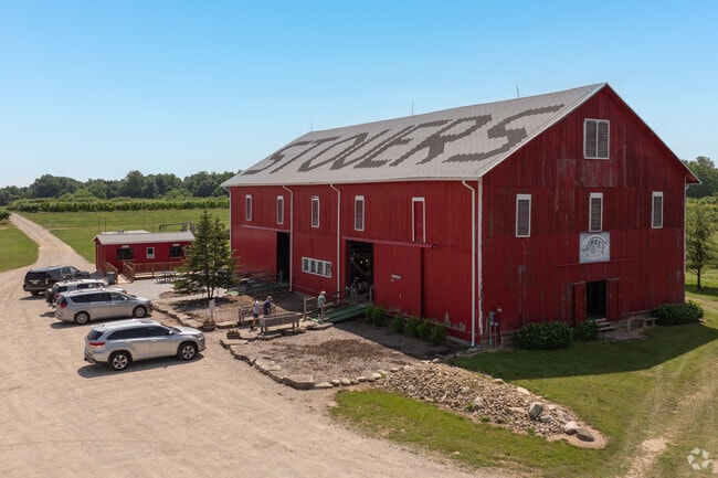 The Stovers Farm Market sells locally sourced produce and gifts to locals in Royalton Township.