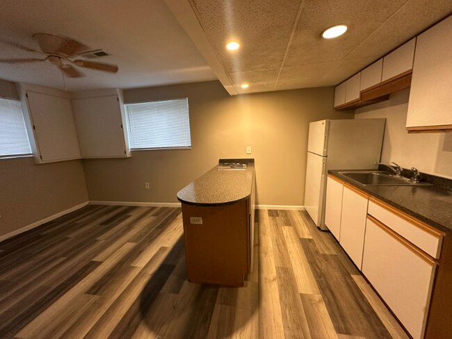 338 N Main St unit . 6, Munroe Falls, OH 44262 - photo 2