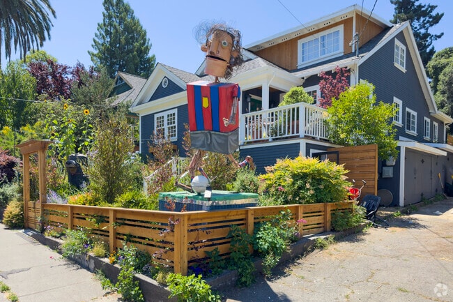 Patrick Amiot is Sebastopol, California's local artist aficionado  adorning many homes!