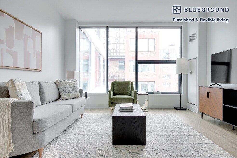 808 W Van Buren St unit FL6-ID530, Chicago, IL 60661 - photo 1