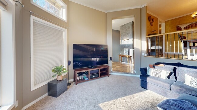 1056 Snidow Dr, West Linn, OR 97068 - photo 2