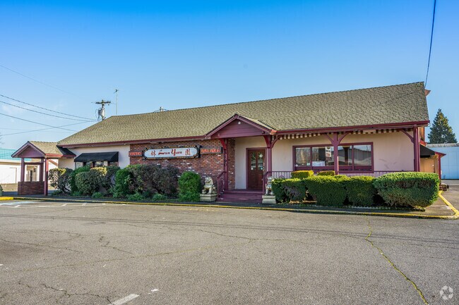 Lum Yuen Restaurant is a unique eatery with Chinese and American cuisine in Northgate.