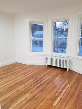 111 Lake St Unit 2nd Floor, Auburn, ME 04210