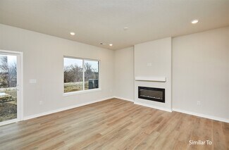 9120 Robinson Dr, West Des Moines, IA 50266