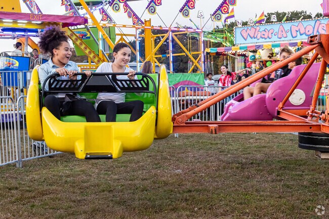 The Harwinton Fair brings rides, contests, and family fun every October.