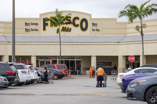Fresco y Mas is a popular grocery store in Palm Springs neighborhood in Hialeah.