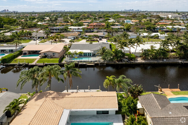 Coral Ridge Isles offers a central location with easy access to beaches and entertainment.