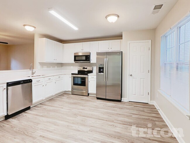 309 Peachtree Rd, Charlotte, NC 28216 - photo 6