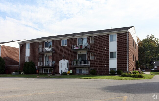 Lafayette Apartments, Hermitage, PA 16148 - photo 2
