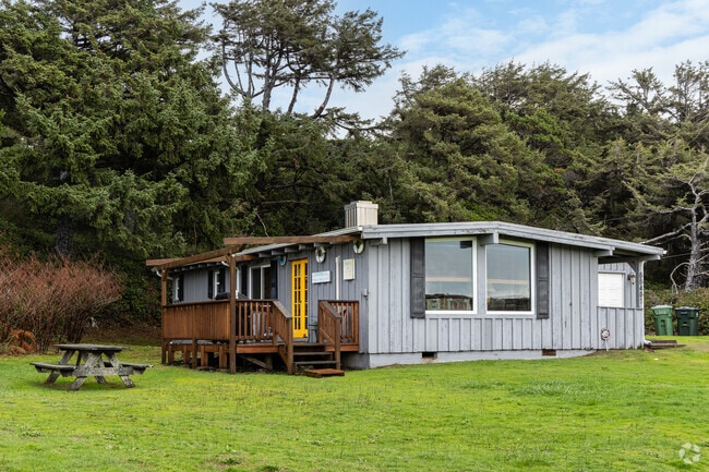 An example of a single-story beach cottage in Heceta Beach.