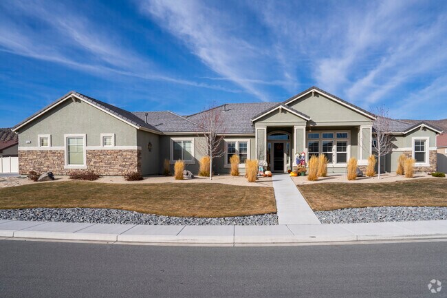 The higher-end homes in Eagle Canyon-Pebble Creek all have spanish roof tiles and stucco siding.