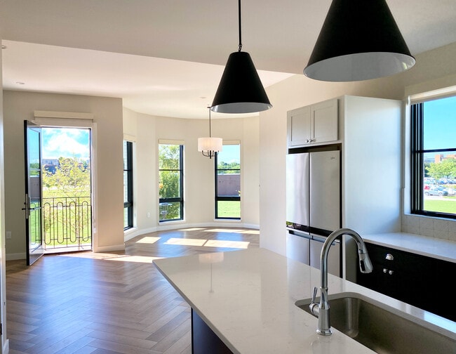 Ivy Row Turret - 1 Bedroom