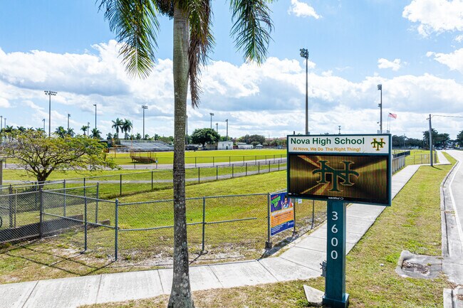 Park City has the Nova High School in the neighborhood.