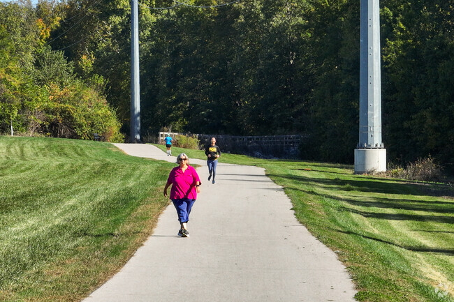 Beckett's Trail Run is a popular spot for walking and biking in Fort Wayne.