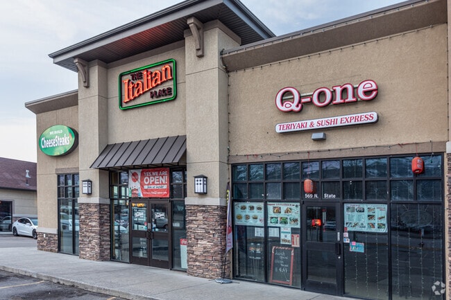 Nearby dining options provide plenty of choices for both lunch and dinner.