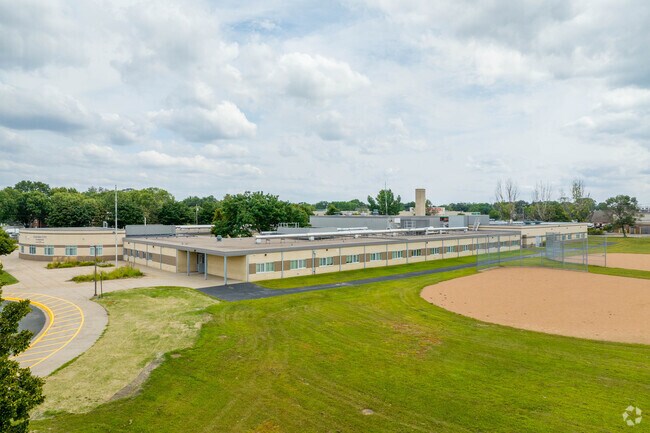 Garden City Elementary has a 12:1 student-teacher ratio, supporting personalized education.