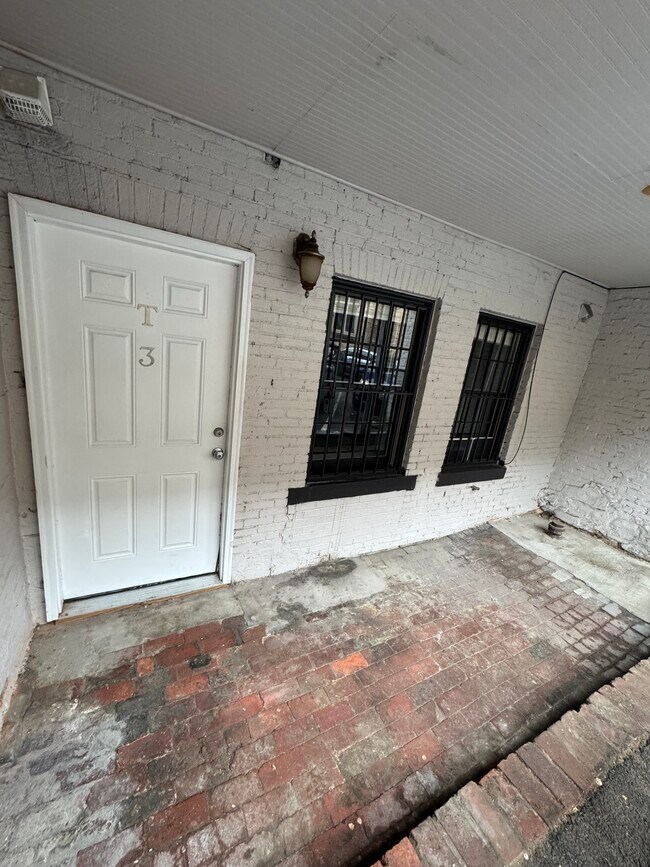 10-16 E Chase St, Baltimore, MD 21202