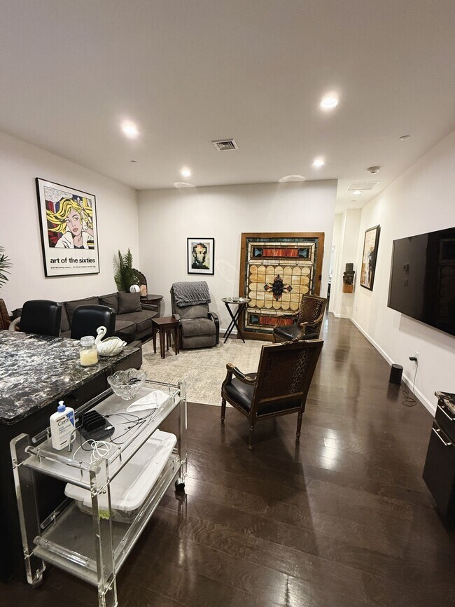 415 New York Ave Unit 2D, Huntington, NY 11743