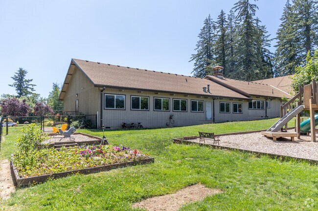 The Hillsview Montessori School, a Private Pre-K & Elementary School in Damascus, Damascus OR.