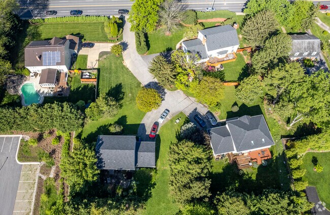 Most homes in Poplar Hill have spacious yards.