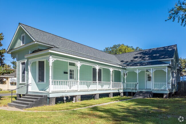 A small yet charming Heymann Park home is pictured.