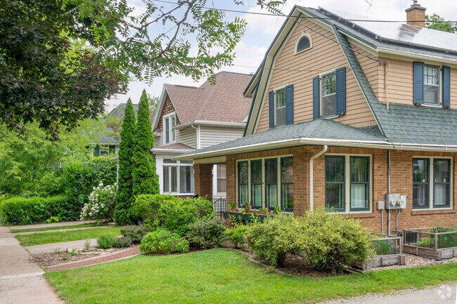 Downtown Appleton has plenty of traditional farmhouse style homes.