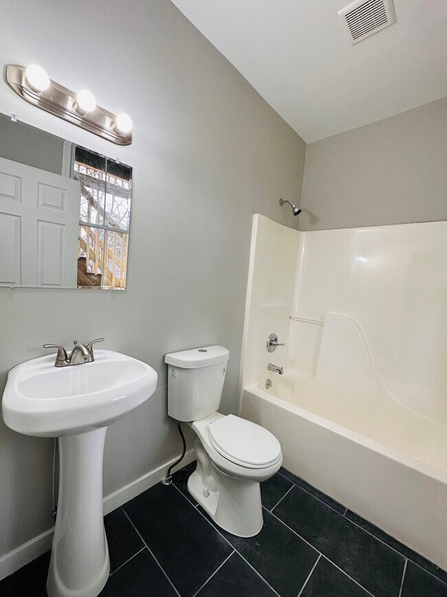 19 Thompson St unit B, Vernon Rockville, CT 06066 - photo 5