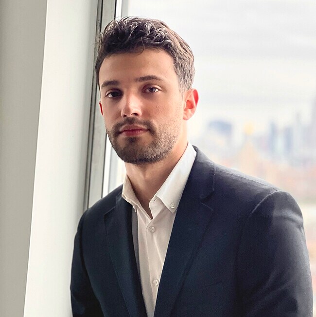 Agent Photo