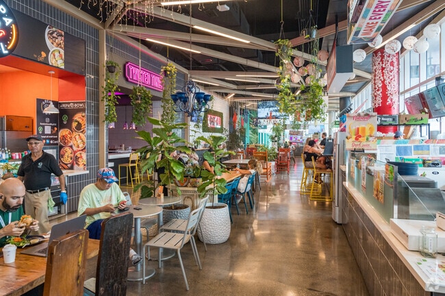 The Lincoln Eatery offers an array of food options nearby Miami Beach Boardwalk.