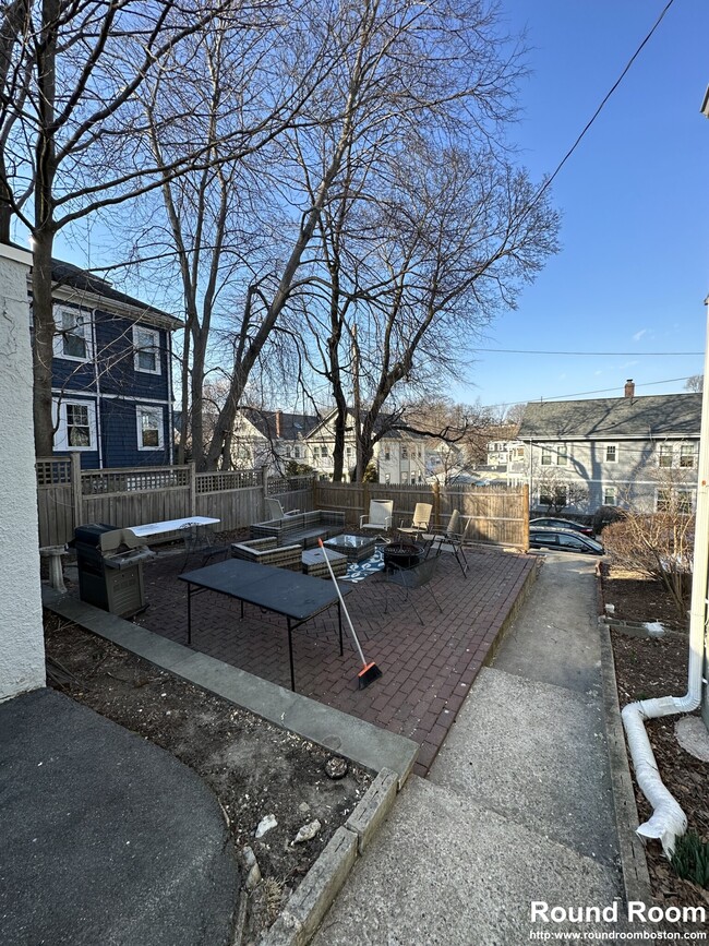 17 Cufflin St Unit 1, Boston, MA 02135
