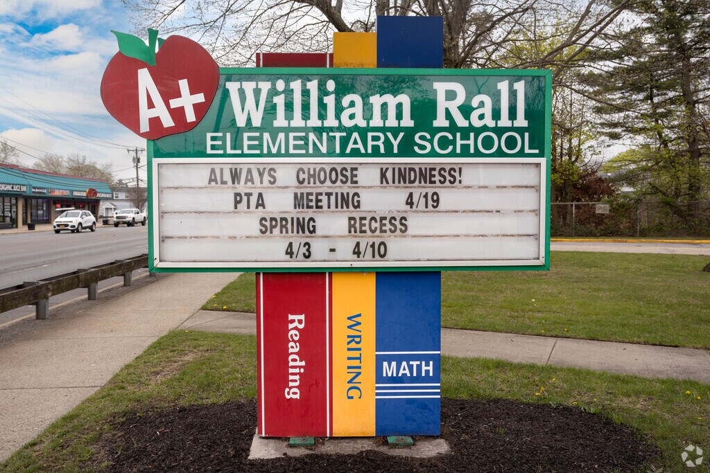 Signage For The William Rall Elementary School in Lindenhurst, NY Welcomes Students