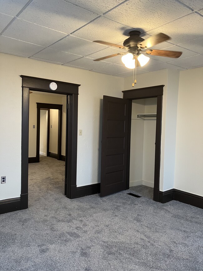 814 Marshall St unit 814 1-2, McMechen, WV 26040 - photo 7