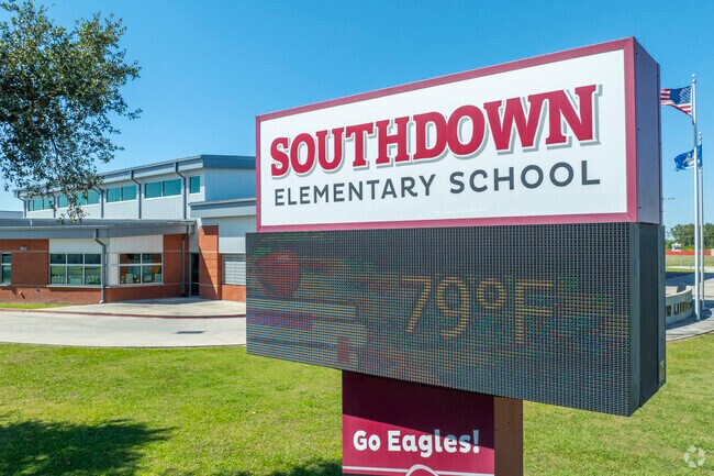 Southdown Elementary School offers a quality education to children living in Houma.