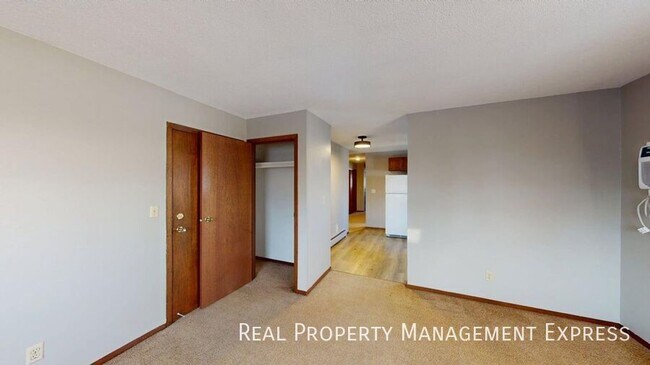 1011 S 2nd Ave unit 4, Sioux Falls, SD 57105 - photo 3