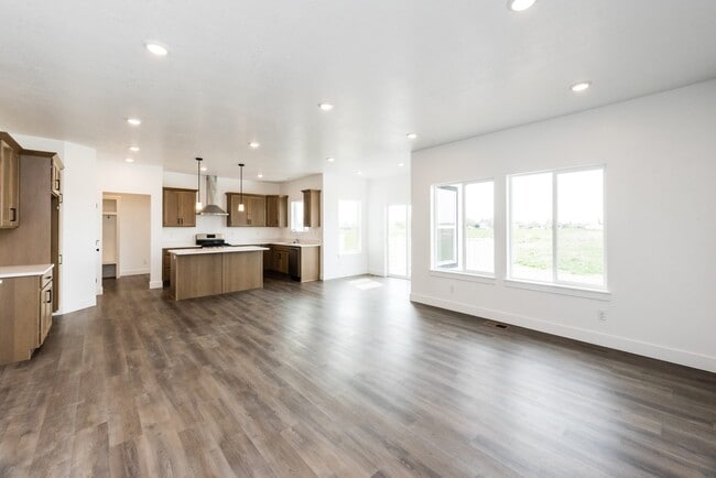 612 E 2450 N unit 37884087, North Logan, UT 84341 - photo 7