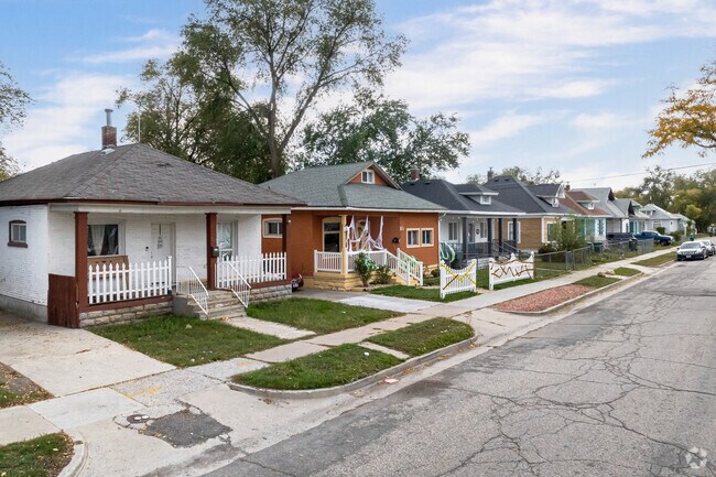 A uniform row of bungalows of equal size and height in Jefferson.