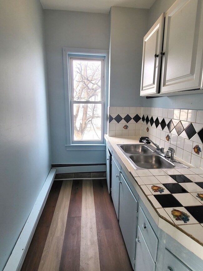 97-99 Alverson Ave unit 2, Providence, RI 02909 - photo 2