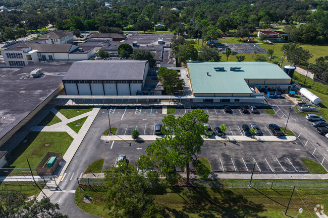 The Alva School features a central main entrance.