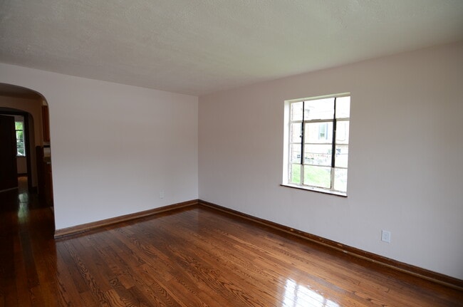 2553 Williams Ave unit 1, Cincinnati, OH 45212 - photo 3