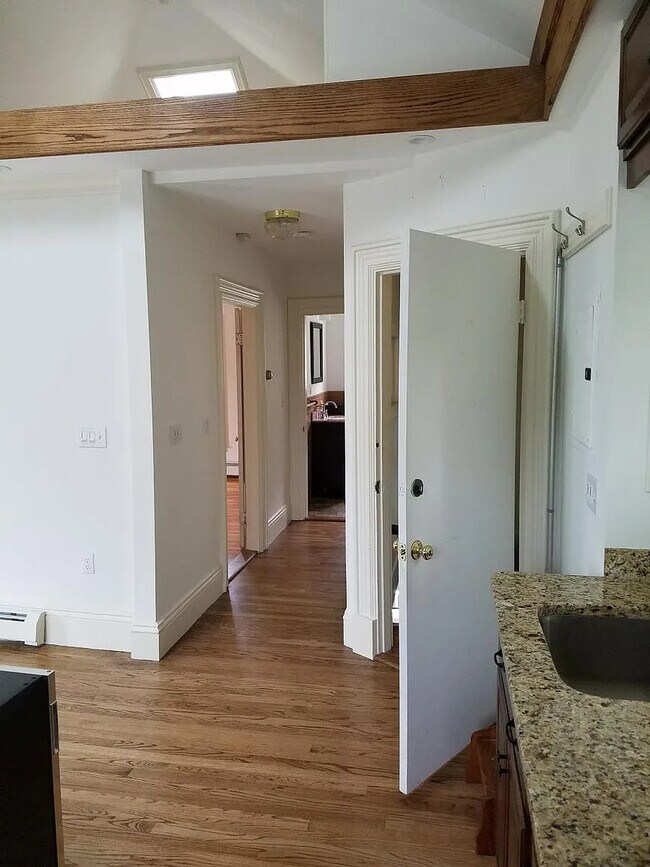 34 Claremont Terrace unit 4, Swampscott, MA 01907 - photo 7