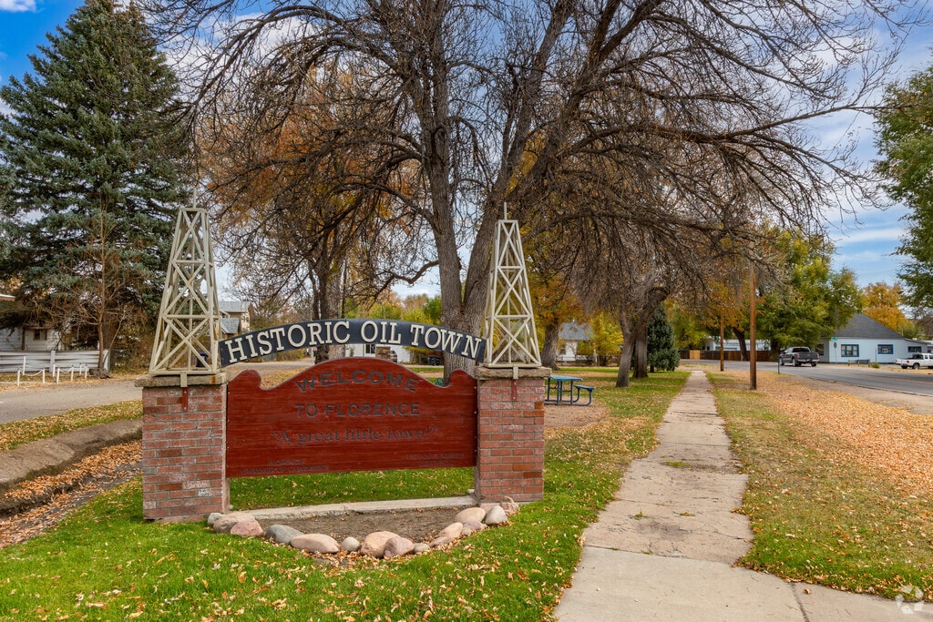 Florence’s rich oil and railroad history is celebrated at the city’s welcoming gateway.