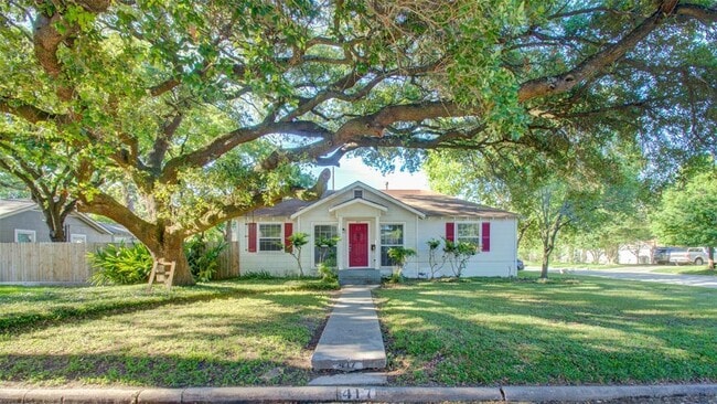 Beautiful 1940s Cottage Home