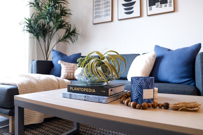 Legacy202, Champaign, IL 61820 - photo 2