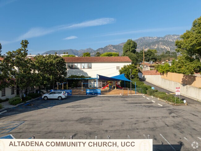 Meher Montessor School is a prep school for children getting ready for Kindergarten.