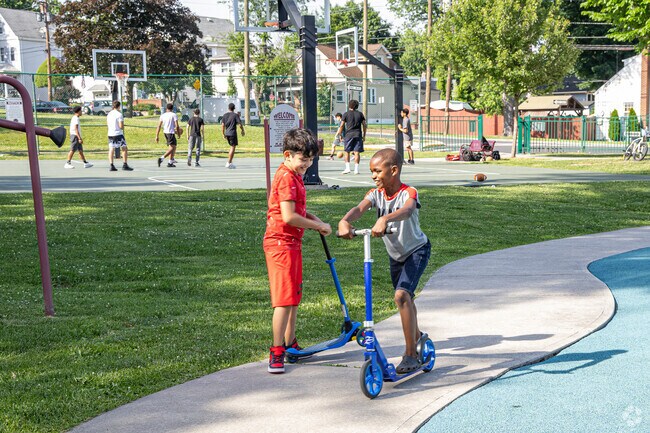 Meet up with your friends in Aldene Park in Roselle Park.