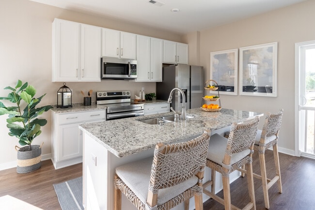 4164 Park Trail Dr, Henrico, VA 23220 - photo 3