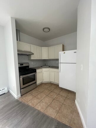 32-35 61st St, Queens, NY 11377